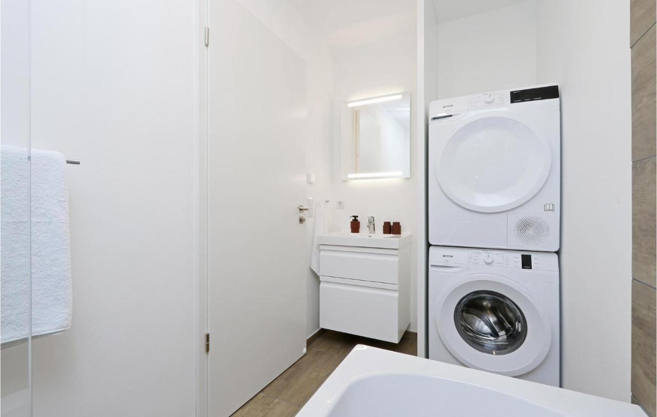 Lovely Apartment In Lembruch-Duemmer See Exteriör bild